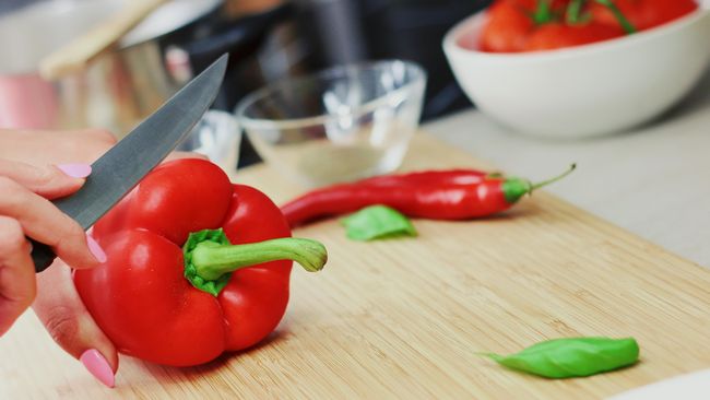 Berikut cara mengurangi limbah makanan yang bisa Anda terapkan dalam kehidupan sehari-hari.