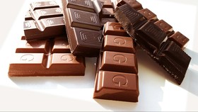 Cokelat 'Hitam' dan Cokelat Susu, Sehat Mana?