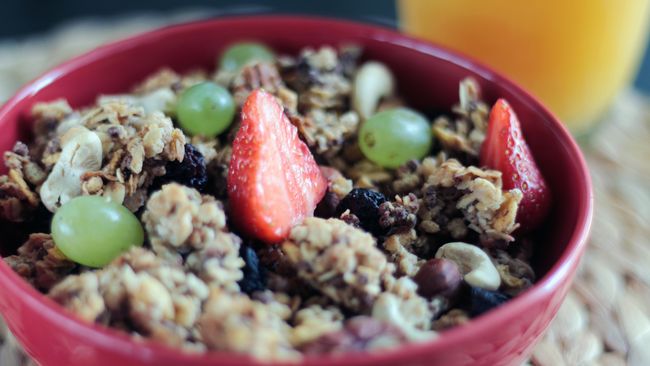 Dengan memilih menu yang sehat, sarapan juga bisa membantu Anda mempertahankan atau bahkan menurunkan berat badan.
