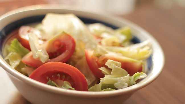 Idealnya, semua nutrisi yang kita butuhkan dapat berasal dari makanan yang kita asup. Sayangnya, di dunia seperti saat ini, sulit dilakukan.
