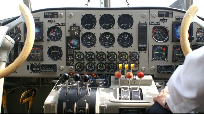Laporan intelijen AS fokus pada aktivitas kokpit, menduga kuat ada seseorang - entah pilot, kru atau penumpang - yang ubah arah pesawat MH370.