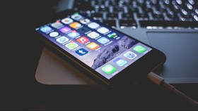 <i>Update</i> iOS 8 Seret Apple ke Meja Hijau