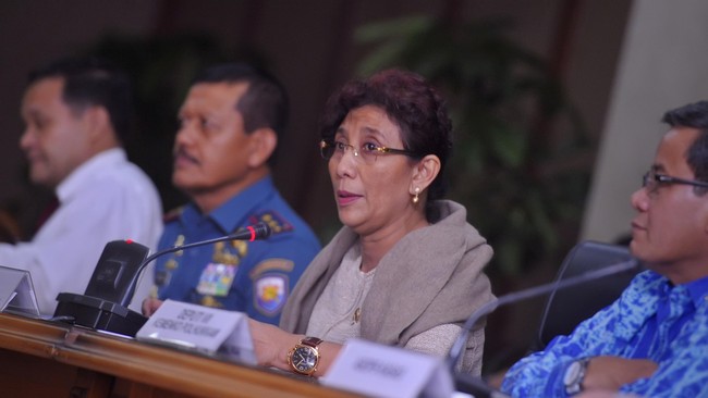 Penangkapan kapal besar jenis pengangkut di wilayah Timur Indonesia bernama MV. HAI FA berbuntut instruksi Susi Pudjiastuti untuk mencabut izin perusahaan.