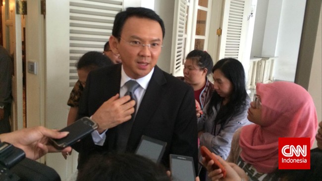 Selain tersangkut masalah penyediaan lahan, pendanaan proyek yang dilakukan oleh PT Jakarta Monorail juga disangsikan oleh Ahok.