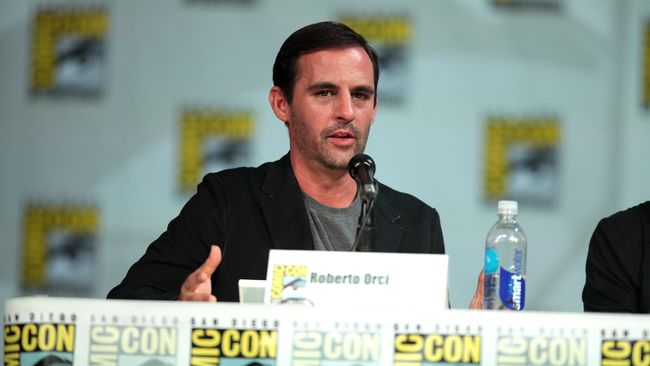 Star Trek 3 yang disedianya disutradarai Roberto Orci, ternyata menempuh kendala. Orci batal menyutradarai film fiksi ilmiah ini.