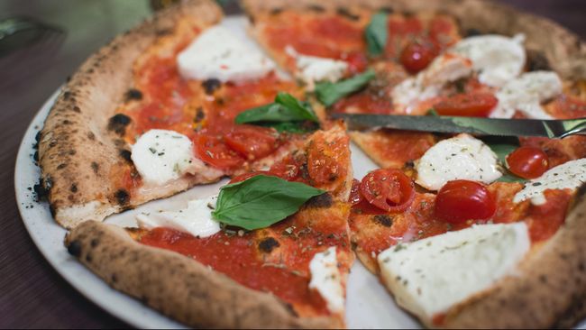 Sekelompok ilmuwan menerbitkan analasis terbaru dari penelitian mereka terhadap pizza. Pizza dapat membunuh anak-anak Anda, begitu kesimpulan mereka.
