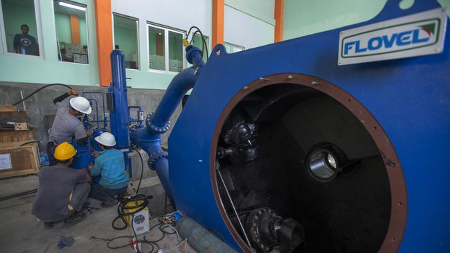 Pipa PLTM Bungbulang Garut Jebol, Dipicu Pergeseran Tanah Kapolsek Bungbulang Iptu Usep mengatakan semburan air dari pipa PLTM tersebut membuat power house pembangkit listrik tersebut rusak berat.