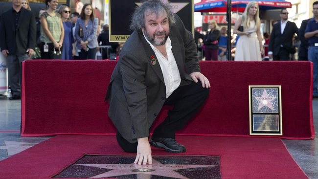 Peter Jackson, sutradara film Lord of the Rings dan Hobbit, menjadi bintang ke-2.538 yang tertera namanya di Walk of&nbsp; Fame, AS.