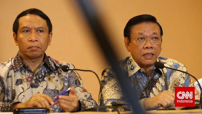Sekjen Partai Golkar kubu Agung Laksono, Zainudin Amali menuding Sekjen DPR RI telah berat sebelah dengan mendukung secara administratif kepengurusan Ical.