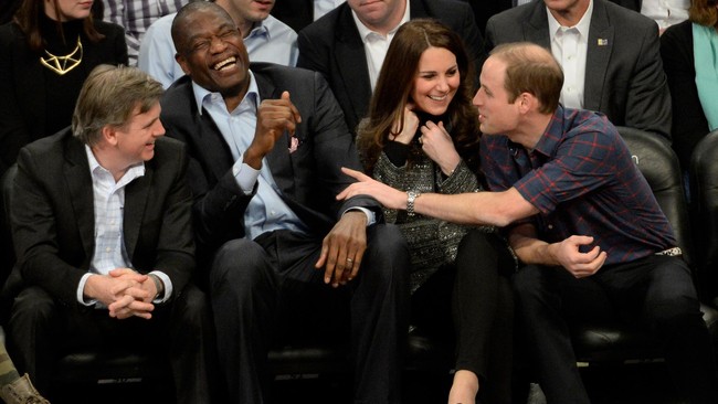 Pangeran William dan Kate Middleton dari kerajaan Inggris meluangkan waktu menonton pertandingan NBA saat berkunjung ke New York, Amerika Serikat.