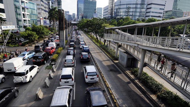Direktur Utama PT TransJakarta ANS Kosasih mengatakan pihaknya membutuhkan 741 unit bus tambahan untuk membantu atasi kemacetan di Jakarta.