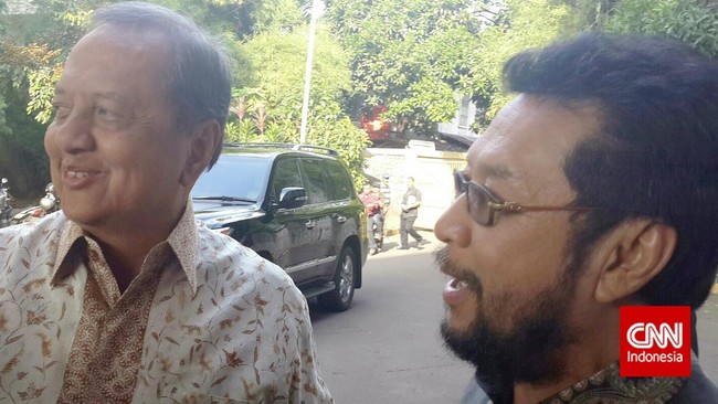 Yorrys mengakui kader yang diamankan kepolisian dalam keributan Golkar berasal dari AMPG, namun membantah mereka sebagai biang keributan melainkan Ngabalin.