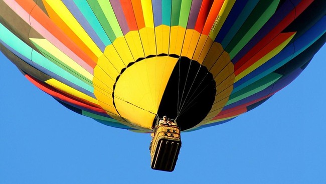 Lima orang ditetapkan sebagai tersangka kasus meledaknya balon udara yang membawa petasan di Klaten, Jawa Tengah.