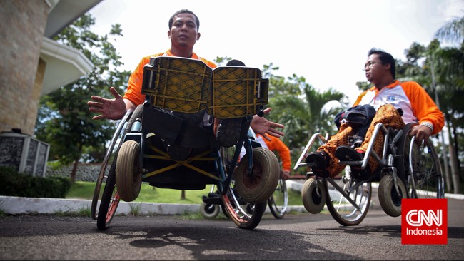 Koalisi Nasional Organisasi Disabilitas menilai proses legislasi draf Rancangan Undang-Undang (RUU) Penyandang Disabilitas yang diajukan ke DPR berjalan lambat.