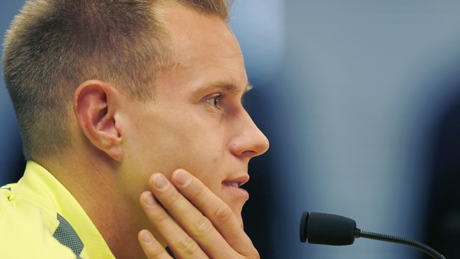 Secara antusias, dua bintang Barcelona Andres Iniesta dan Marc Ander ter Stegen mendapat pertanyaan-pertanyaan menarik dari anak-anak di Los Angeles.