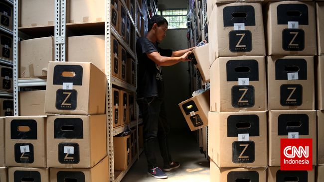 Bertahan dari Serbuan E-Commerce Asing, Mungkinkah? Sebagian pelaku e-commerce di Indonesia adalah perusahaan asing, perlu dibuatkan cara agar para pemain lokal bisa tetap bertahan.