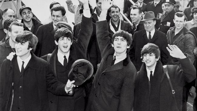Ditulis pada 1969, Lennon ingin mengembalikan gelar kehormatan MBE yang diterimanya, karena keterlibatan Inggris dalam perang di Nigeria.