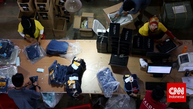 Bisnis e-commerce di Indonesia pada 2014 mencapai US$ 12 miliar atau sekitar Rp 150 triliun. Tahun ini diprediksi mencapai US$ 20 miliar atau Rp 240 triliun.