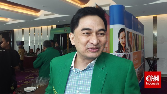 Partai Persatuan Pembangunan merombak anggotanya di Mahkamah Kehormatan Dewan, memasukkan Dimyati Natakusumah sebagai pengganti Zainut Tauhid.