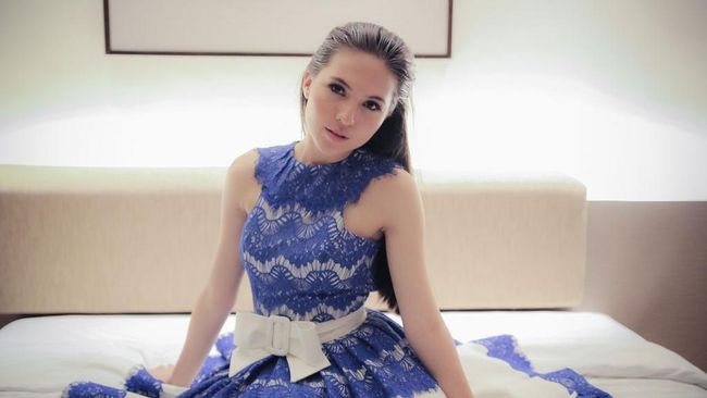 Nama Olivia Jensen sempat rama di jagat medsos gara-gara bikin blunder melemper bendera Indonesia.