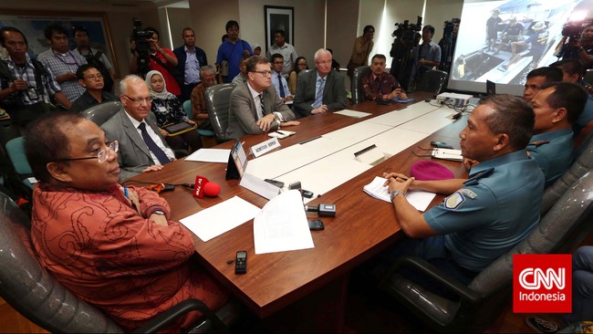 Menko Kemaritiman memastikan pihaknya akan terus menenggelamkan kapal ilegal pelaku pencurian di wilayah Indonesia demi menjaga wibawa bangsa.