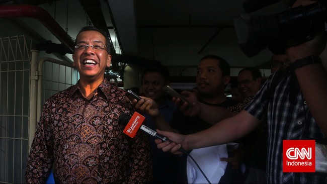 Badan antikorupsi Inggris dan Singapura menginvestigasi dugaan suap yang diberikan Rolls Royce kepada pejabat publik sejumlah negara, termasuk Emirsyah Satar.