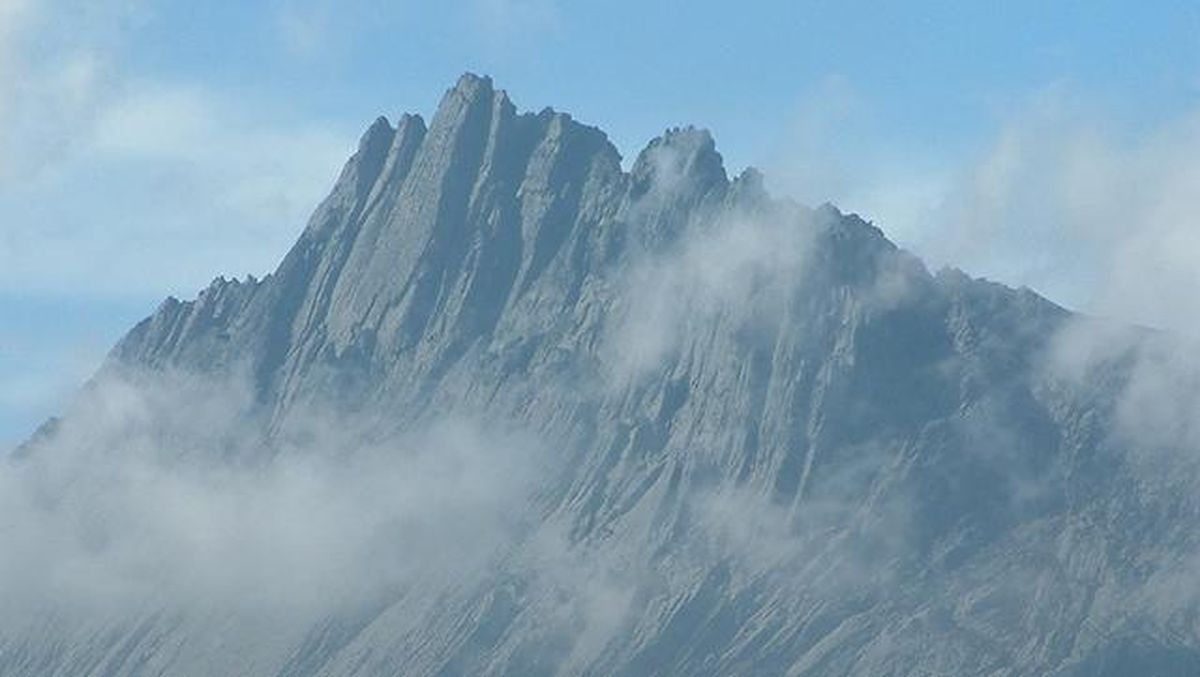 Pendaki Wanita Lilie dan Elsa Meninggal Dunia di Puncak Carstensz