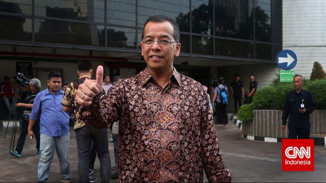 Penetapan tersangka terhadap Emirsyah Satar tidak berselang 24 jam dari penggeledahan KPK di empat lokasi berbeda. Kasus suap itu diduga bernilai jutaan dolar.