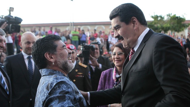Presiden Venezuela, Nicolas Maduro, mengundang Diego Maradona untuk menghadiri peringatan 190 tahun Pertempuran Ayacucho.