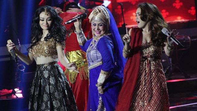 Kebanyakan penyanyi dangdut punya goyangan khas masing-masing. Ayu Ting Ting memilih bergoyang biasa. Ia bahkan tidak mau bergaya erotis.