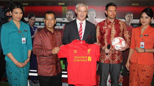 Direktur Utama Garuda Indonesia, Arif Wibowo mengaku manajemen masih mempertimbangkan kontrak sponsorship senilai US$9 juta per tahun itu.