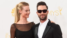 'Orang Ke-tiga' di Tengah Adam Levine dan Behati Prinsloo