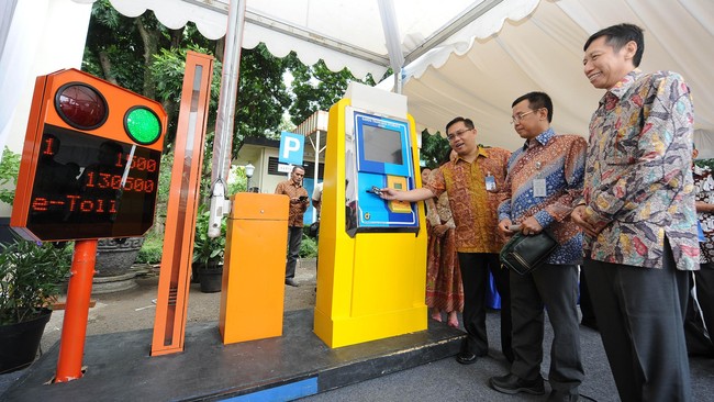 Saat ini, model bisnis uang elektronik (e-money) dinilai belum memberikan keuntungan bagi bank sehingga dibutuhkan pengaturan, antara lain terkait komisi.