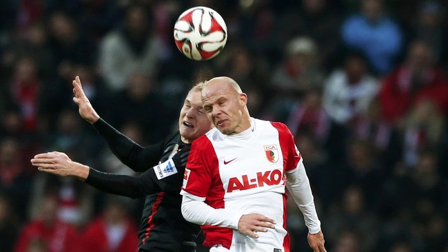 Bayern Munich menjadi juara paruh musm Bundesliga, Jerman, setelah mengalahkan Augsburg&nbsp;4-0.