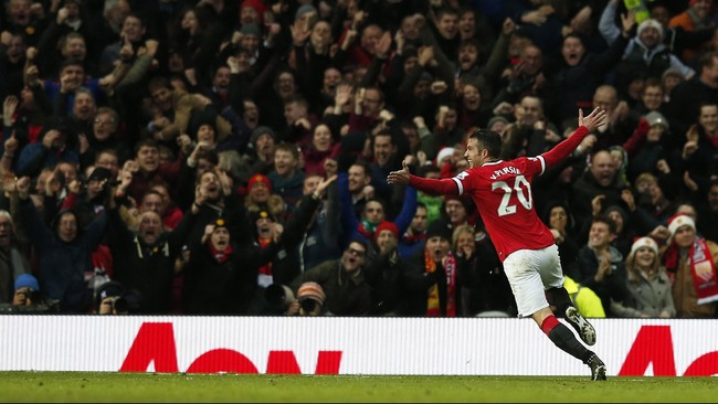 Steven Gerrard diejek suporter ManUtd yang kesal karena suporter Liverpool pernah mengejek Eric Cantona.