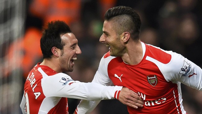 Hanya sedikit peluang yang tercipta pada pertandingan babak pertama. Arsenal baru mampu membobol gawang Everton pada menit ke-39.