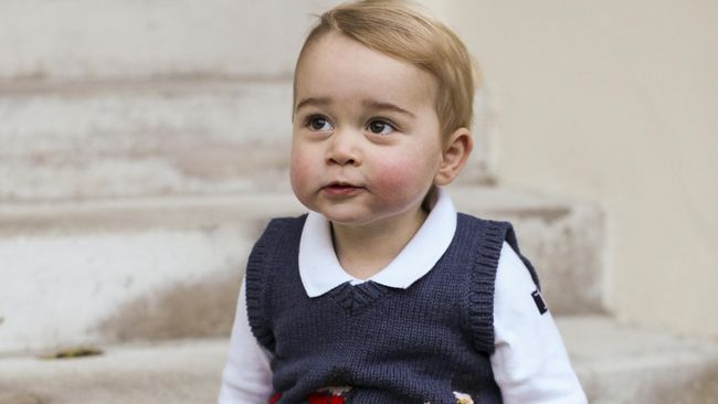 Siapa yang merawat Pangeran George ketika Kate Middleton sedang hamil anak kedua dan butuh banyak istirahat? Jawabannya adalah sang nenek, Carole Middleton.