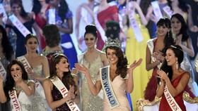 Aksi Wanita-wanita Cantik Dunia di Panggung Miss World 2014