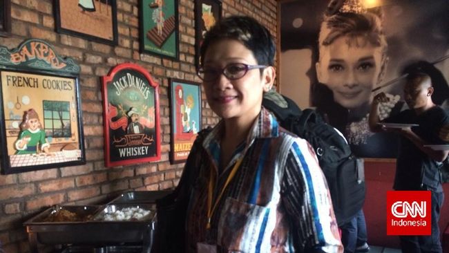 Musik jazz dan rock memiliki kekhasan masing-masing lewat tiupan saksofon dan petikan gitar. Lalu, apa jadinya jika keduanya dibawakan secara akustik?