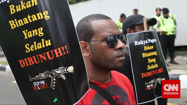 Gegara penyelesaian hukum tragedi Wasior Berdarah 2001 mandek di Kejagung, KontraS mendesak Jokowi membentuk Pengadilan HAM Papua.
