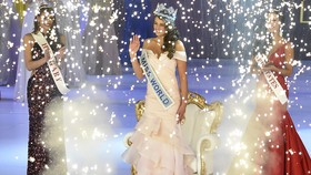 Selempang Mewah Bertabur 'Salju' untuk Miss World 2016