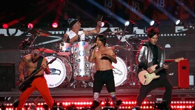 RHCP Tutup Pintu untuk Dave Grohl dan Axl Rose