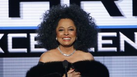 Limousine Ringsek Dihantam SUV, Diana Ross Cedera