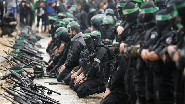 Setelah sayap militernya dicap sebagai teroris, kini pengadilan Mesir memutuskan kelompok militan Palestina, Hamas sebagai organisasi penyebar ketakutan.