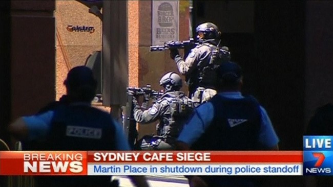 Drama penyanderaan terjadi di sebuah kafe di Sydney, Australia, dengan sekitar 13 orang sandera. Belum diketahui apakah ada WNI yang menjadi sandera.