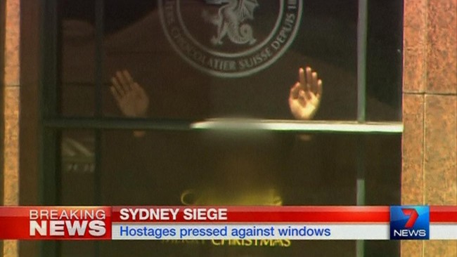 Bendera yang dipasang oleh penyandera bersenjata di satu kafe Sydney kemungkinan besar bukan bendera ISIS tetapi bendera kalimat Syahadat.