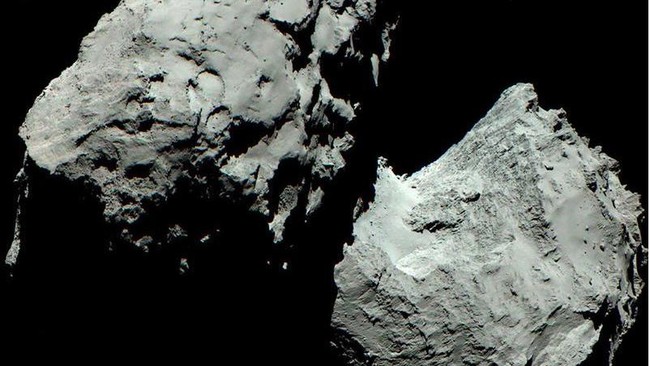 Komet 'Alien' Meluncur Menuju Matahari, Ukurannya Dua Pertiga Everest Sebuah komet raksasa sedang meluncur ke arah Matahari. Bisakah hantaman itu mengancam eksistensi satu-satunya bintang di Tata Surya ini?