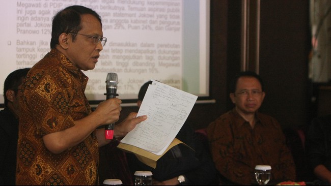 Penegak hukum menurut peneliti CSIS J Kristiadi adalah salah satu target KPK dalam memberantas korupsi.