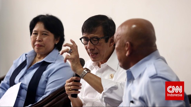 Pemerintah menegaskan tak akan memberi ampun bagi bandar narkoba. "Malaysia dan Singapura juga melakukan eksekusi mati. Terbukti berhasil," kata Menkumham.