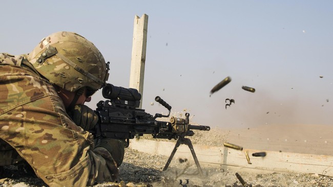 Pasukan koalisi internasional pimpinan Amerika Serikat berhasil merebut distrik Al-Yarmuk dari tangan ISIS di Raqqa, Suriah, pada Senin (17/7).